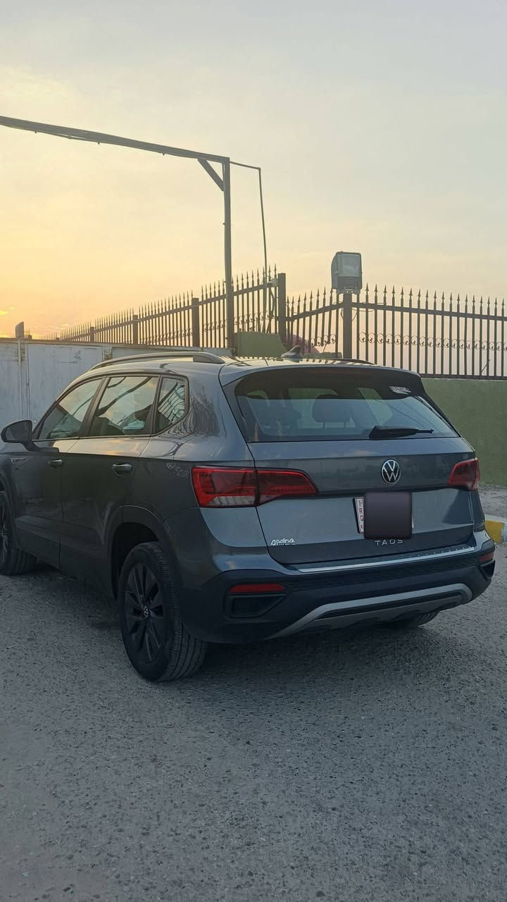 للبيع: فولكس فاجن تاوس (Volkswagen Taos S) موديل 2024 بحالة ممتازة
* الموديل: 2024 (تاريخ الصنع 03/2024)
 * المسافة المقطوعة: 59 ألف كيلو متر
 * المحرك: 1.5L تيربو – نشط واقتصادي جداً (158 حصان)
 * نظام الدفع: أمامي (FWD)
 * الجنوط والإطارات: قياس 17 بلاد (215/55 R17)
 * حالة السيارة: وارد أمريكي، الضرر (بَنيد مصبوغ فقط)، والسيارة جاهزة من كلشي وما تحتاج أي مصروف.
 * المرقمية: تترقم أربيل
 * المكان: تكريت
السعر: 155 ورقة ($15,500) وبيه مجال للشراي الجاد.
للتواصل والاستفسار يرجى الاتصال على الرقم: ***********
