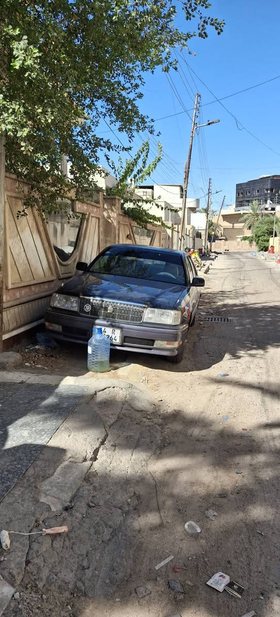 السلام عليكم راس الثور فلات باسمي مكينه 2500 فيفيتي السياره بلاديه بدون ضربه بدون صبغ مكفوله من كلشي السعر 105 وبيها مجال ***********
