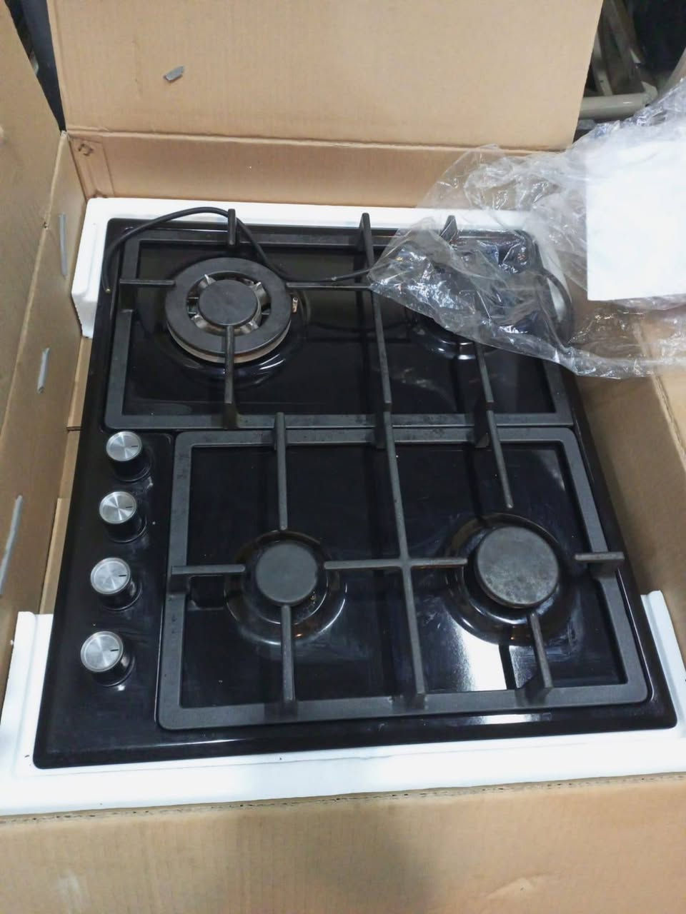 طباخ الفوق غاز والفرن كهرباء نظيف شبه جديد ١٧٥ / طباخ منضدي ٤ عين ٦٠ العنوان دهوك دهوك, العراق
