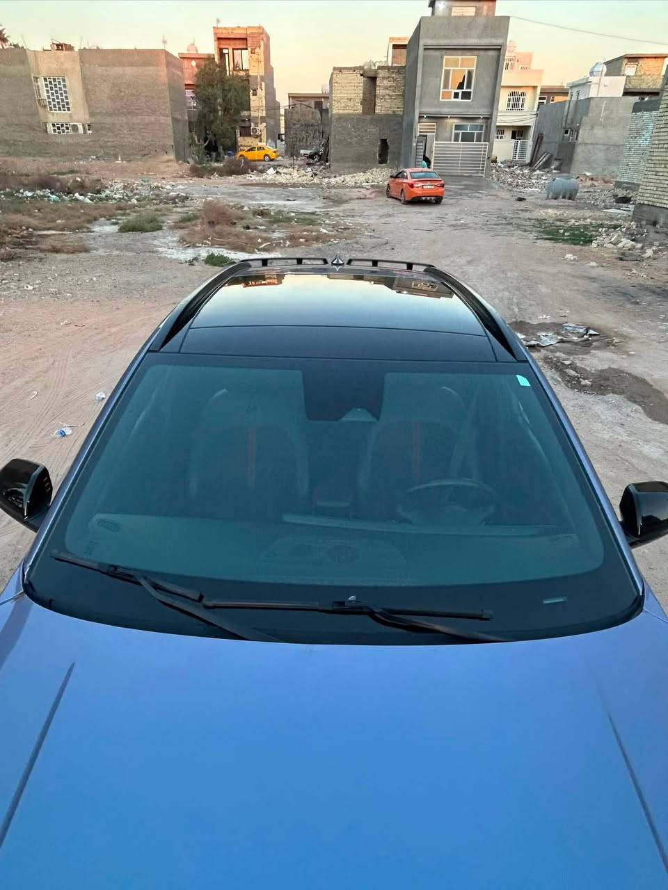 🔥 للبيع كونا N Line 2024 رياضي – رقم بغداد 🔥
🚘 Hyundai Kona N Line 2024
• مكينة 1600 تيربو
• وارد كندي 🇨🇦
• ماشية 50 ألف كم
• لون مميز وغريب
• رقم بغداد
• 4x4 فور ويل
• حادث خفيف، بدون دواخل وبدون شواصي

🔧 الأضرار والتصليح:
باب السايق صبغ، وشبر بالباب الخلفي، وشوية بالدوسة مال باب السايق، وشبر يم قبق البنزين.

✨ مواصفات فول:
• بصمة تشغيل وأبواب
• شاشة ديجيتال متصلة
• كراسي كهرباء + تدفئة وتبريد
• كراسي جلد بختم N
• كير تعليق + وضعيات قيادة
• ويل كب رياضي
• ستيرن مضلع بشعار N + شفتات
• فتحة سقف
• رادارات وكامرات 360°
• حساسات 12 حول السيارة
• توقف ذاتي عند الرجوع
• مانع انحراف
• رجاج بالستيرن عند التحذير
• كامرة بالدشبول
• السيارة تمشي بالريموت
• شحن Wireless
• نظام صوت BOSE
• تبريد قطعتين
• سبايلرات رياضية حول السيارة
• مري سود + إشارات جانبية
• هاند بريك بصمة
• إطفاء ذاتي عند الوقوف
• LED نهاري أمامي وخلفي
• شعار N Line داير ما داير السيارة
• واير ليس ومخارج إضافية
• وهواي مواصفات إضافية

💰 السعر: 175 ورقة وبيه مجال

📍 المكان: بغداد
📞 للاستفسار: ***********
📱 واتساب متوفر

🔥 سيارة رياضية، مواصفات فول، وسعر مناسب للجادين.
