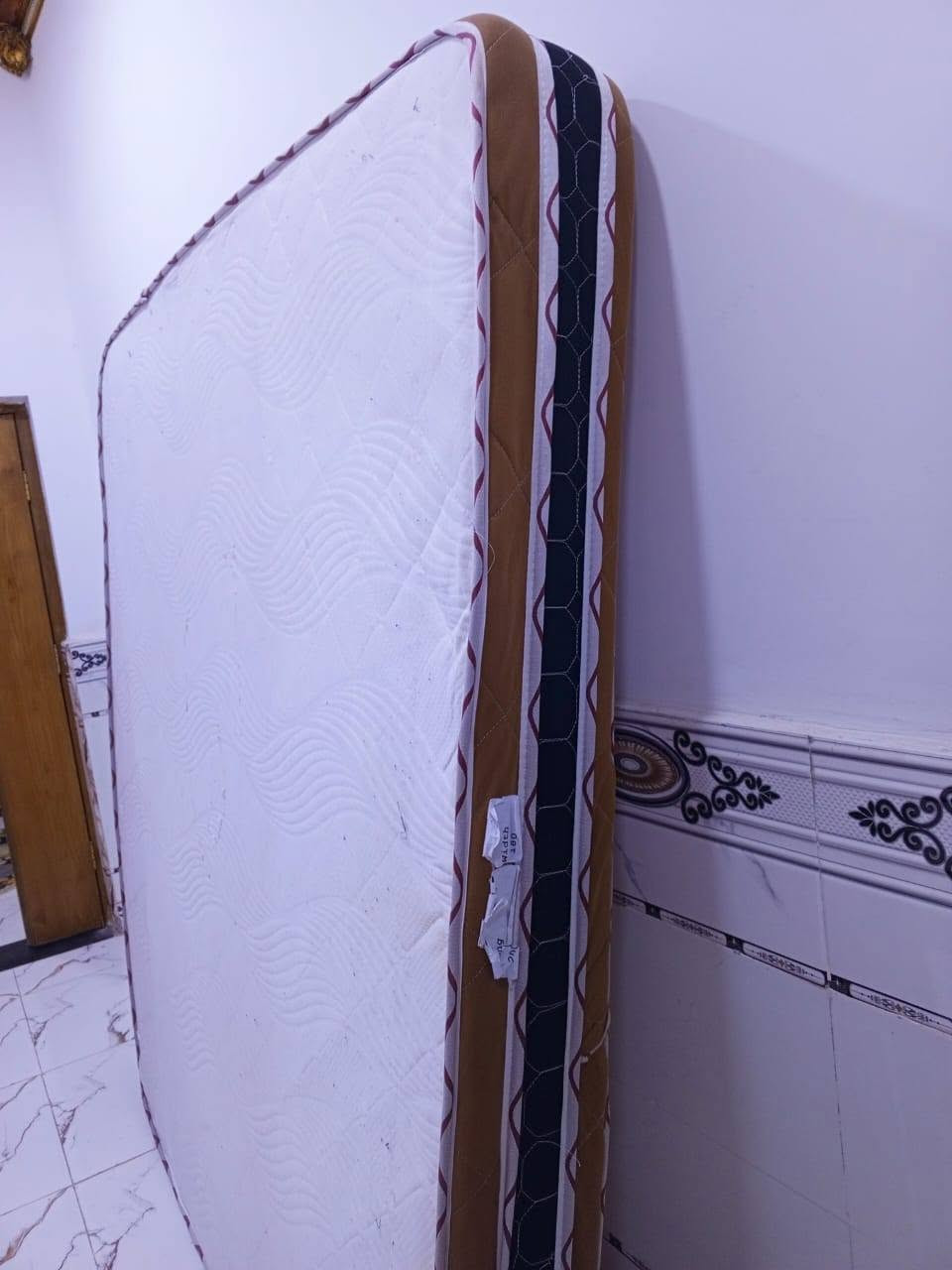 السلام عليكم.

مندر جربايه طبي جديدنفرين
السعر ١٢٥ بي مجال 
عنوان بصره حمدان .
لتواصل ***********
اوعل خاص

