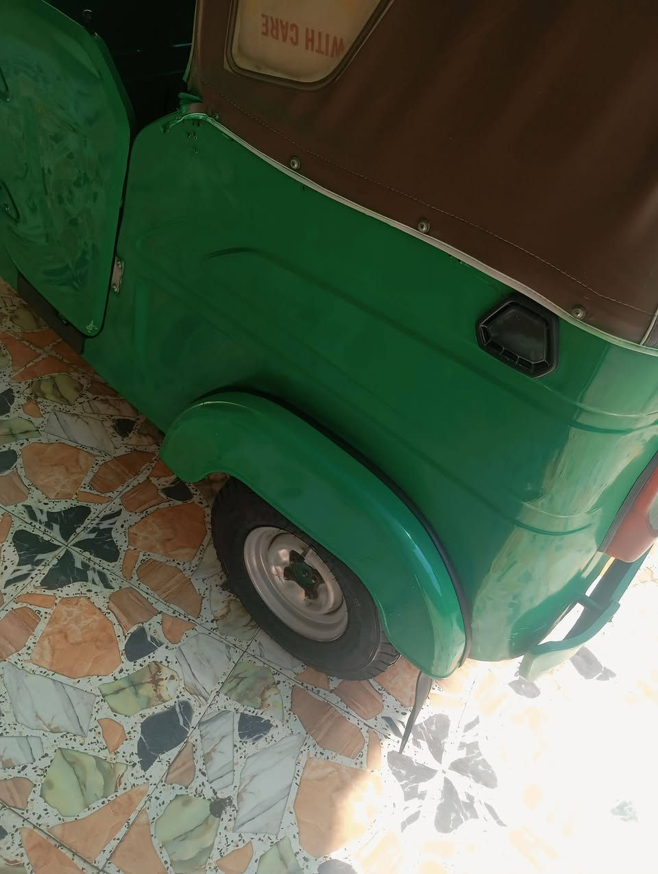 تكتك لبيع موديل 21 رقم واسط
