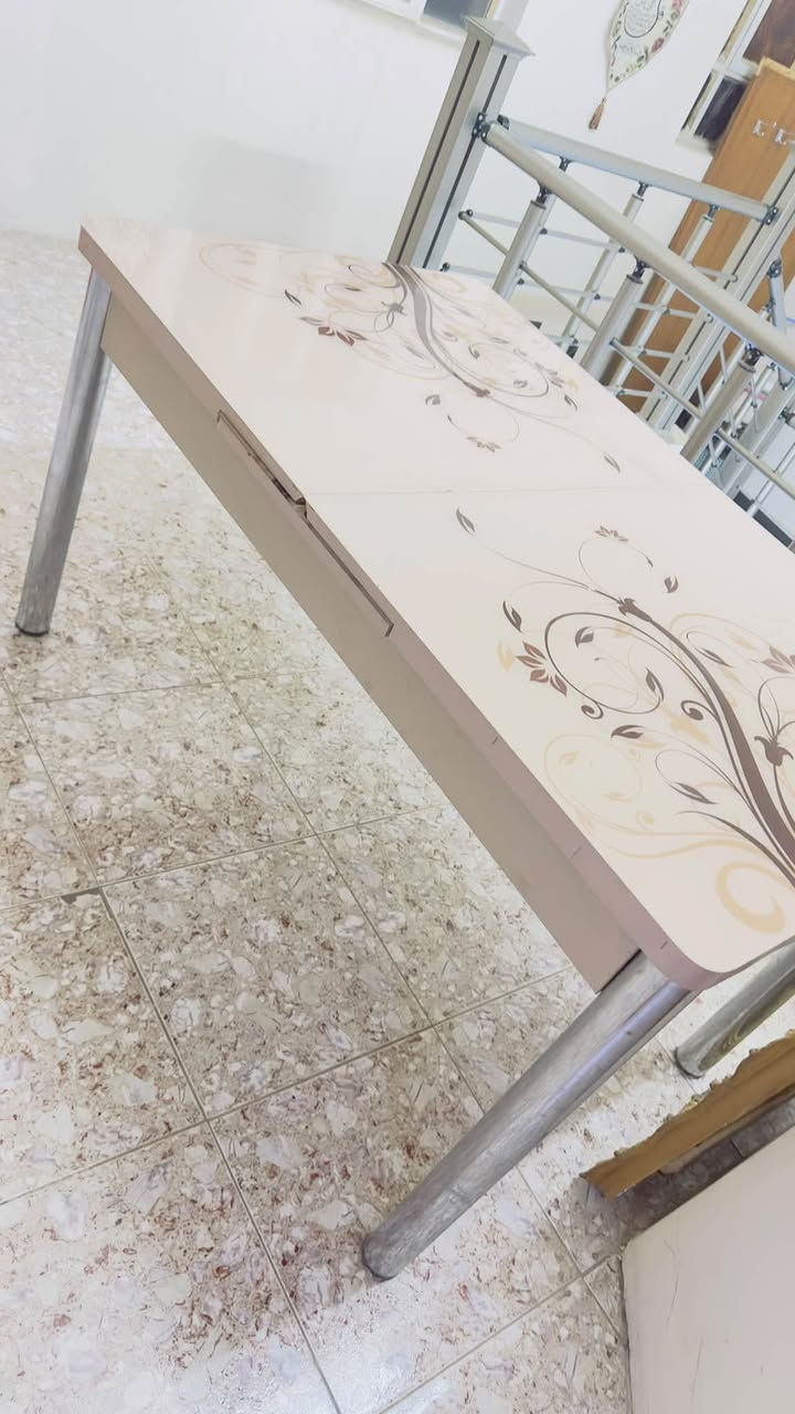 ميز طعام • قابل للتمديد • الدورة