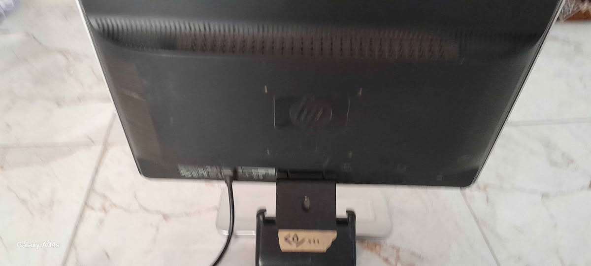 للبيع شاشة LCD حجم  20  نوع HP  شغال كما موضح بالصور 
للكمبيوتر وللكاميرات. يحتوي على مخرج للصوت .
السعر. 25 الف 
موبايل *********** كركوك كركوك, العراق

