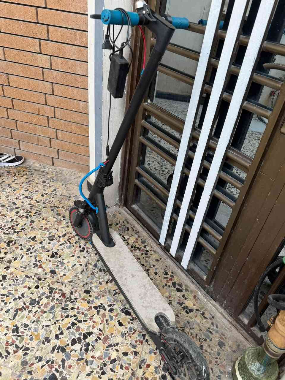 سكوتر مستخدم قليل تيرات جوبلس لايتات امامي وناره محيطيه للبيع *********** بغداد الدوره 125 الف قفل
