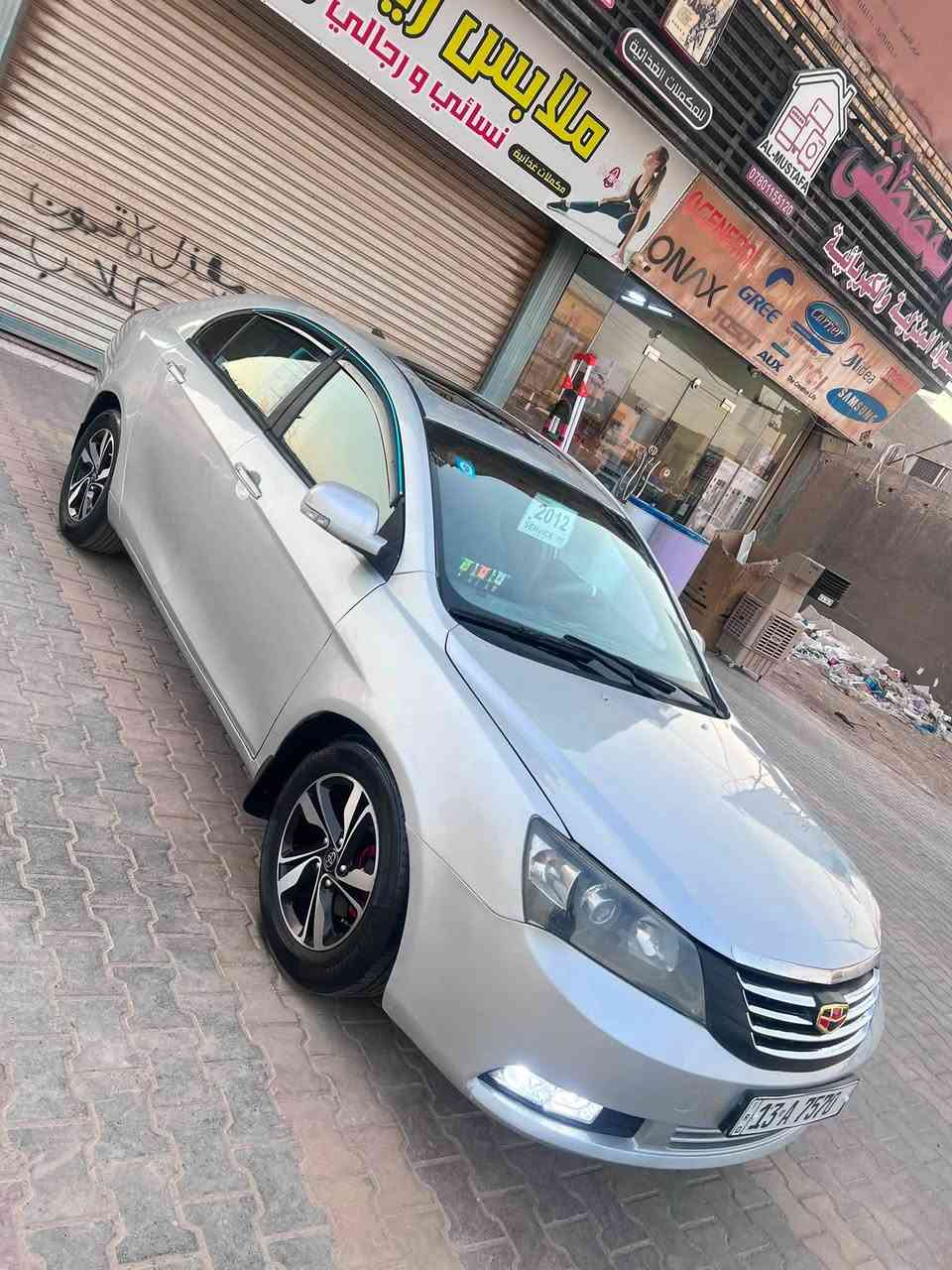 سلام عليكم امكراند موديل 2012 مكفوله من الضربه وتبديل صبغ جماليه فقط كير محرك شرط تيوتا ابصم 1800 شرط ترايك 180 تبريد ثلج ❄️ حداده جديده كلش تخم تاير جديد كهربائيات كله شغاله مسجل شاشه تاب ويل كب جديد سياره احله من صور رقم انكليزي سنويه 2030 تحويل مباشر 
السعر 55 رقم ت ***********
