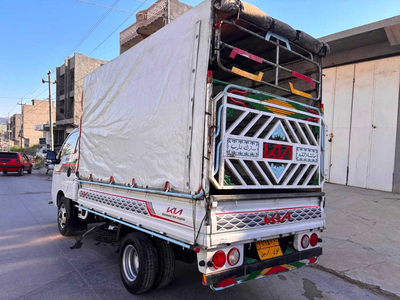 کیای ٢٠٢٢ فحل
مەکینەی ٤٠٠٠
١٢٥ هەزار رۆهیشتوە 
زۆر خاوینە هیجی نیە 
کامل ئەشیای جەلال حەدادە 
تایەی ١٤ جوار تایەی نوی لەسەرە 
کەپرو چادری لەگەلە 
سعر ١٩٠ $
***********
***********
