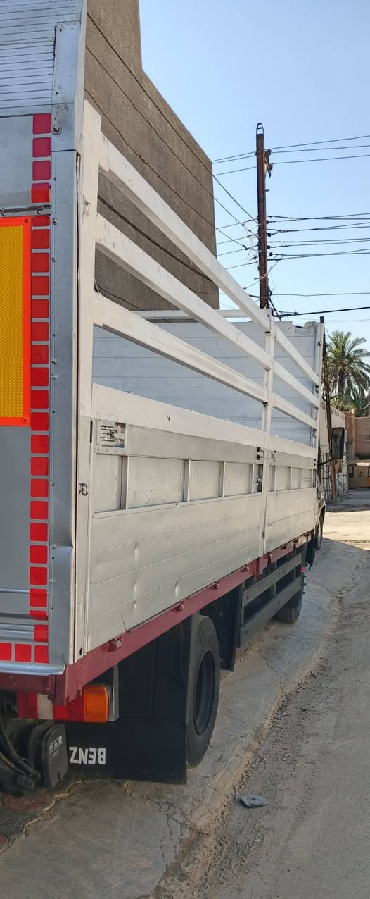 للبيع البه موديل 1992 سته برغي ومكينه سته بستم طول سته وربع فرشه البدي حديد وجسور شيلمان باب جك تخم تاير وسبير كلهن جدد كهربائيات كلها شغاله دشبول والساعات سياره صبغ عام اثر جراد بدون ضربه رقم ديالى مشروع وطني تحويل ثاني يوم  مكان بغداد للاتصال *********** رجاءا الموشراي لا يتصل ولا يعلق
