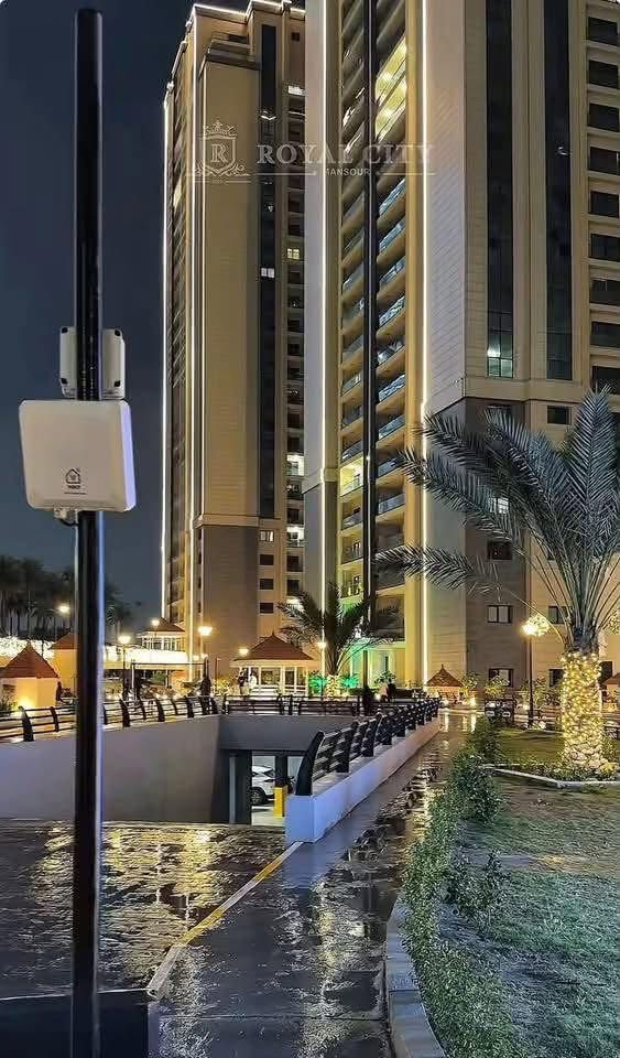 شقة للبيع في المجمع الملكي رويال ستي منطقة المنصور البيجية

فرصة استثمارية مميزة وبسعر مناسب شقة للبيع مساحتها 181.84 الطابق 16 عمارة 7 الاستلام بحدود السنه 

مواصفات الشقة

غرفتين نوم
صالة استقبال ومعيشة واسعة
مطبخ مجهّز بالكامل
حمّامان مجهّزان بالكامل
غرفة غسيل (Laundry Room)
بلكونة كبيرة  على طول الشقة بإطلالة بانورامية على المجمع والنافورات 

📞 للتفاصيل والاستفسار:  الاتصال على الرقم ***********   يتوفر واتساب

البيع بسعر مناسب جدا والشقه اطلاله داخليه غير متوفره في مركز المبيعات للشركة
