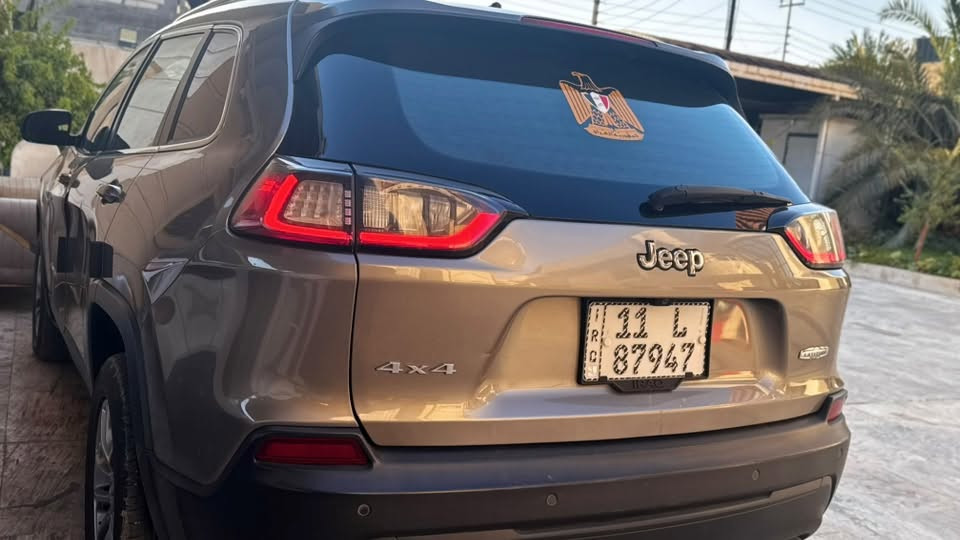 🚘 جيب بزون 2019 فور ويل  لايتود نقصتها محرك طابوكه فقط
✅ محرك 2000 تيربو
✅ الممشى: 117 ألف كم
✅ حدادية خير من الله
✅ تبريد ثلج
✅ رقم بغداد جديد (مشروع وطني) بااسمي 
✅ تايرات جديدة
✅ إدامة كاملة 
✅ السيارة نظيفة جداً واستعمال شخصي

🔹 حادث خفيف  وتم إصلاحه بشكل ممتاز، ضرره بالعراق فقط بجانب السائق يم يده الباب دحجه صغيره  عند الحافة.
🔹 دواخل السيارة وبديها نظيفة جداً ومال جناي.
🔹 السيارة جاهزة تحتاج فقط محرك طابوكه سعرها مطروح منه المحرك 

💰 السعر: 95 ورقة للاستفسار ***********
