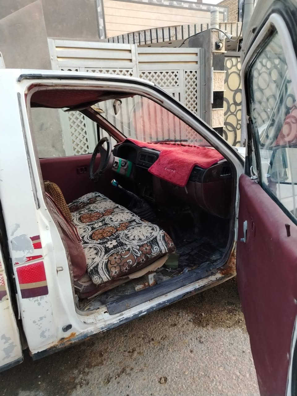 شاحنة • للبيع