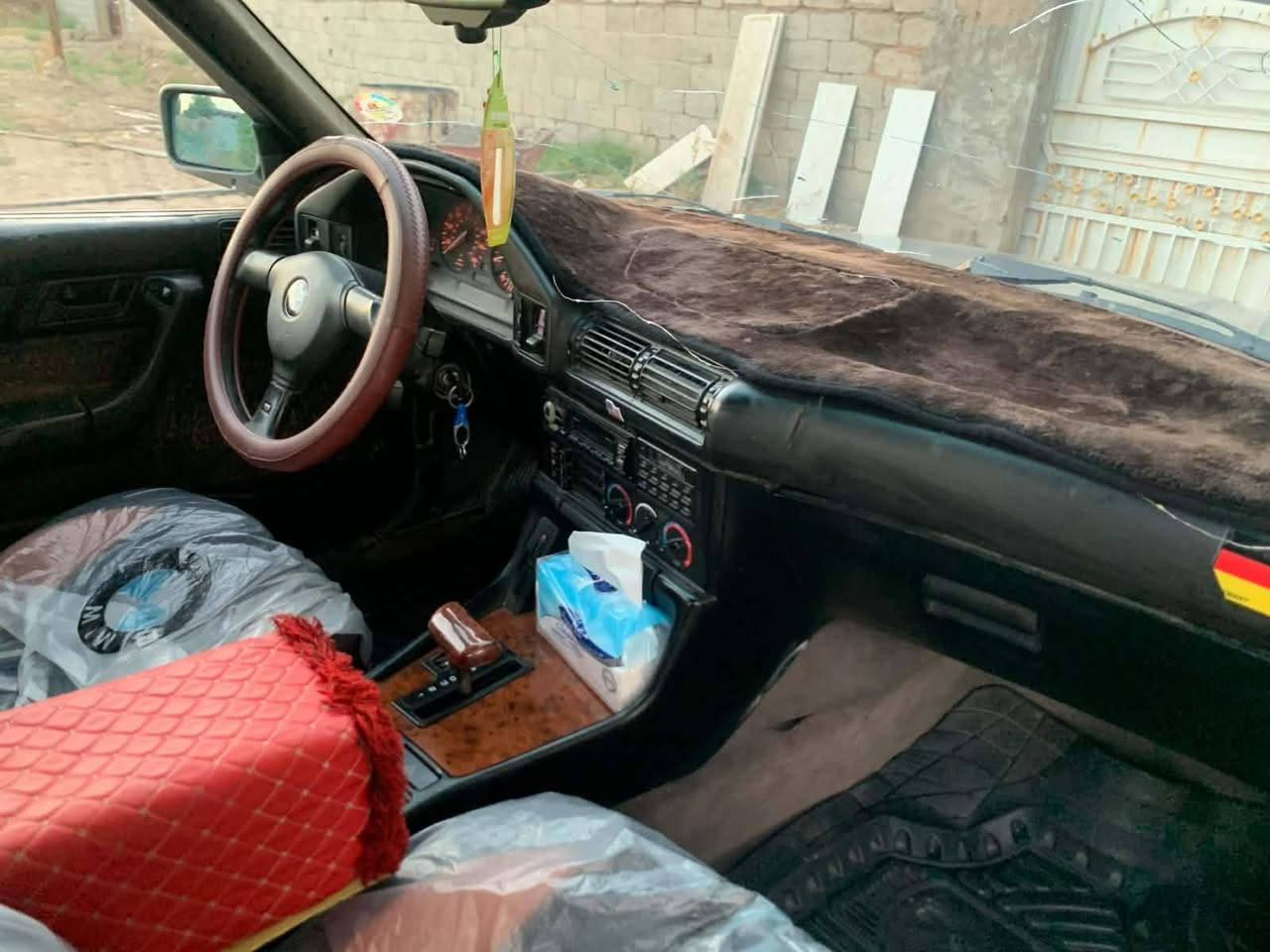 السلام عليكم سياره من نوع بي ام دبيلو e34 حجم 535i السياره مكفولة كير محرك حدادية مكفولة من الضربة رقم بغداد دولي
اتصل ***********
$40السعر
