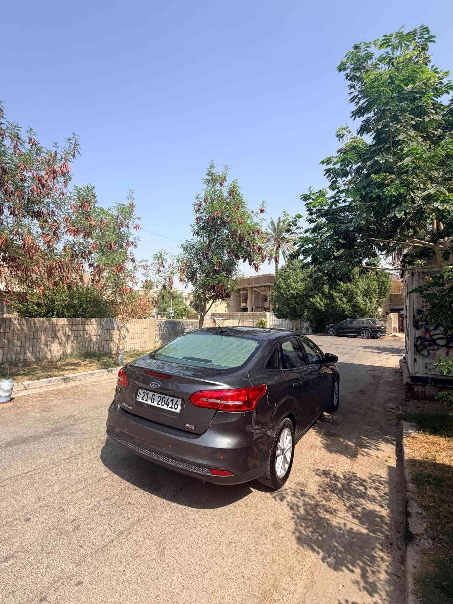 فورد فوكس 2017 
محرك 2000 ماشيه 150 km 
مواصفات SE
رقم سليمانيه الجديد باسمي
حادث قطعه وحده (جاملغ خلفي يمين)
السياره نظيفه حيل 
محرك وكير ممتازات 
مكاني بغداد منصور 
للاستفسار *********** بغداد, العراق
