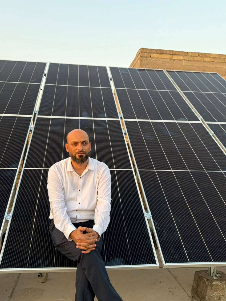 بعد التوكل على الله تم تنصيب منضومة طاقة شمسية في منطقة الكمالية في منزل الشيخ أبو ستار الزركاني لتواصل ***********
