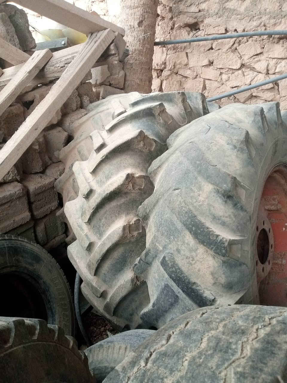 للبيع • قطع غيار