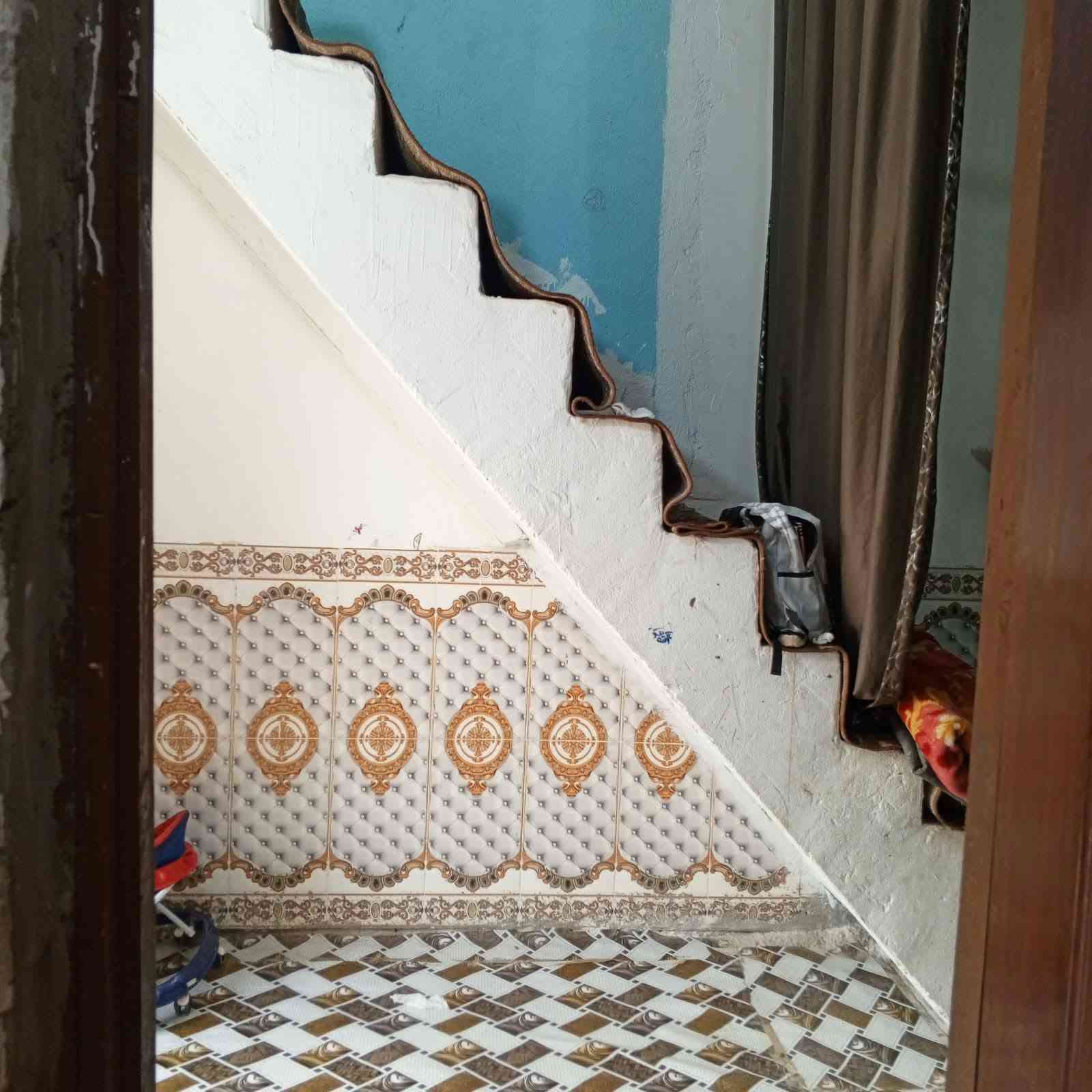 سلام عليكم اخوان بيت للبيع جاهز ومرتب وكافه الخدمات يحتوي على غرفه وصاله ومطبخ وصحيات وستقبال العنوان لطليعه قضاء القاسم حي شلال قرب مدرسه شهداء الطليعة للأستفسار اكثر الاتصال على الرقم ***********
