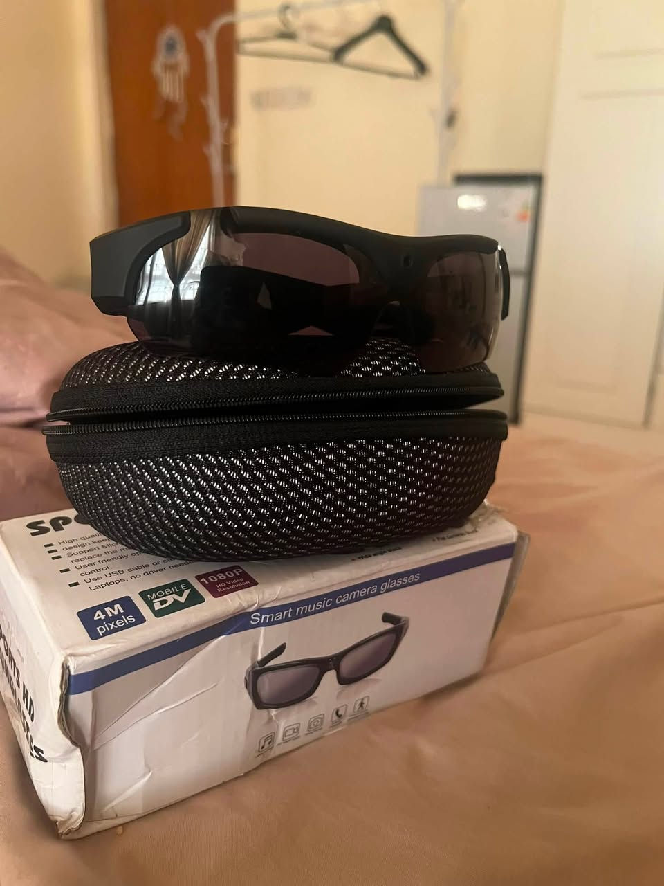 للبيع نضاره سبورت 
تصوير فيديو + اتصال + اغاني 
تصوير 1080 P60 دقة عالية
..
سعر ٦٥ الف فقط 
مكان بغداد الدوره يوجد خدمه توصيل داخل بغداد 
***********
