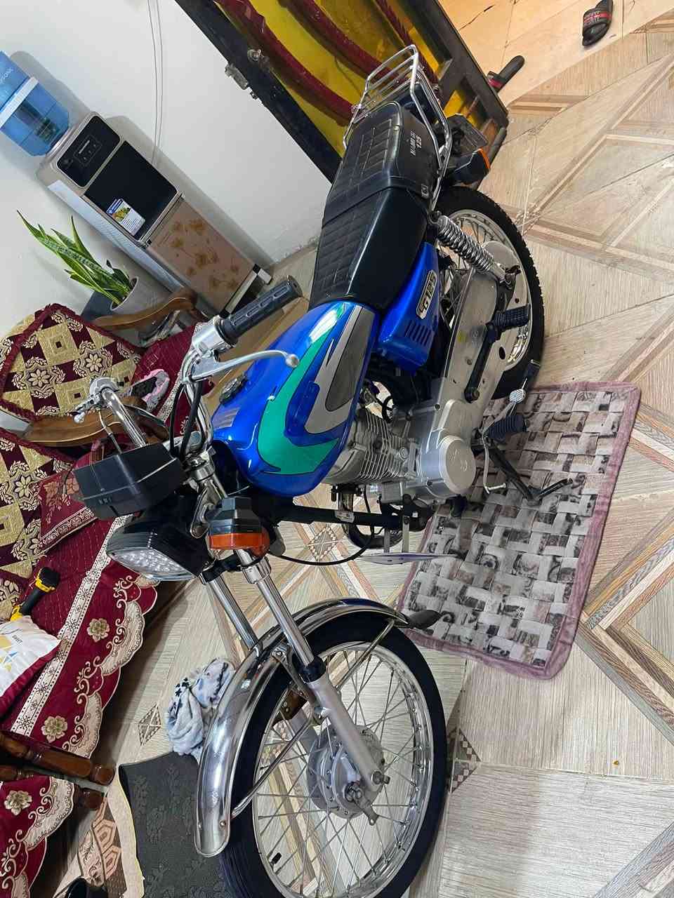 سلام عليكم سي جي نامه رقم وسنويه باسمي موديل 22 نضافة 90/100 كلشي شغال بيها سعرها 1750 بيها مجال قليل مكاني بصره المعقل الشراي يتفضل رقمي ***********
