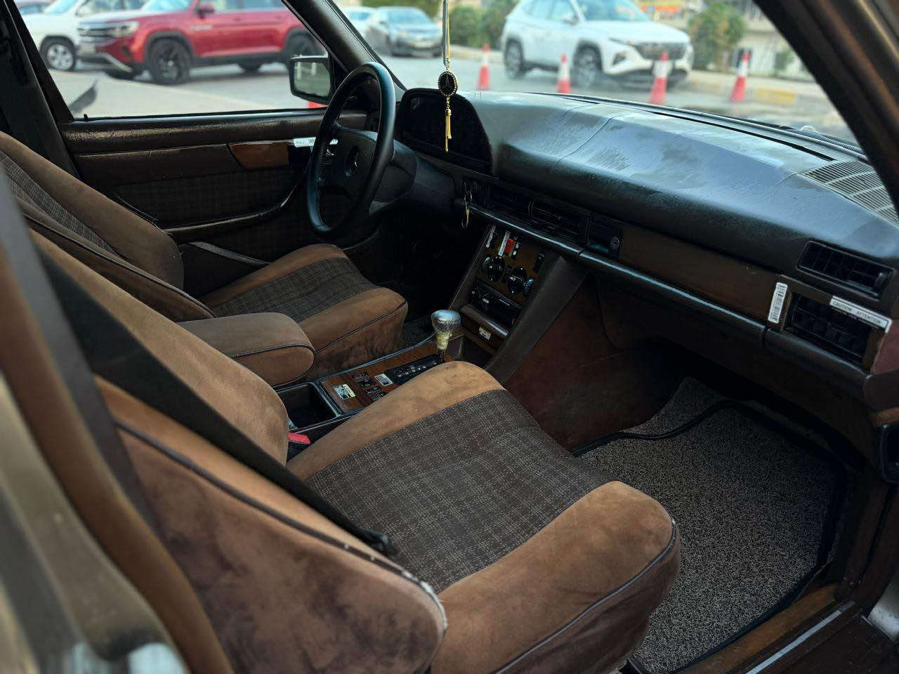 مارسيدس رئاسي باب قصير موديل 1987 ABS محرك بطه 3000 ديلگو تبريد ثلج تنته طكتين جام كهربائي صبغ للجماليه فقط بدون ضرر بدون خياس رقم اربيل دولي هزه ليغايه 2028 جديد سنويه بسمي شرط تحويل وكاله سياره جاهزه سعر 63 بي مجال *********** مكاني كركوك كركوك, العراق
