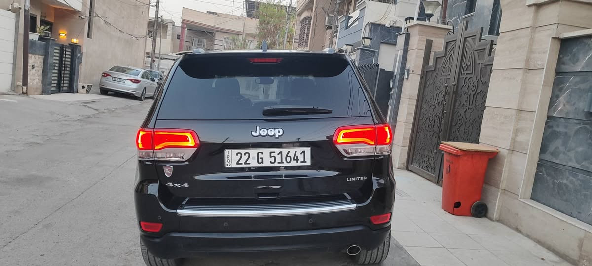 السلام عليكم 
جيب لمتد بلاص ٢٠١٧ كلين تايتل بس دعاميات مرشوشة وبيها هذا تكحيل بلصور مبين

ماشية ٨٣ مايل

تايرات جديدة ادامة كاملة بلكات وصدر واذاين محرك وفلاتر فيول بمب 

سيارة جاهزة 

نقصها لايتات ضعيفة والويل ينرادلة بولش والي يحب يستفسر من شي اني حاضر 

سعرها ٢٢٧ ورقة 

***********
