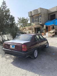 اوبل اوميغا • ١٩٨٩ • قفل