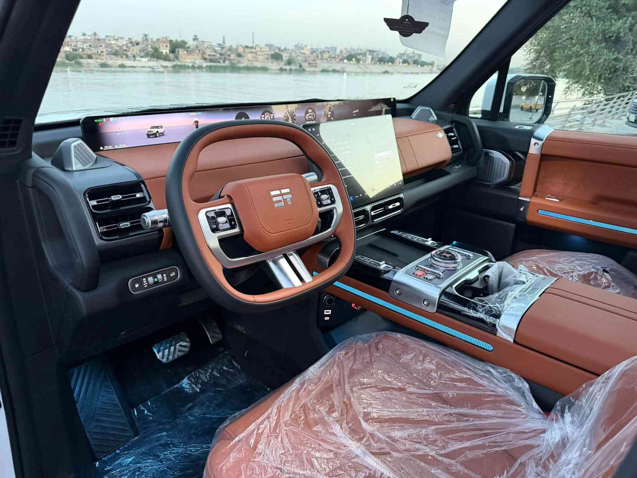 🔥 جيتور G700 Luxury 2027 — زيرو | 904 حصان | Plug-in Hybrid 🔥

السلام عليكم 

🚨 جيتور G700 فول فئة Luxury موديل 2027
✨ زيرو — مرقم بغداد — وكالة هارلم
🛡️ ضمان 10 سنوات أو مليون كيلومتر
💰 السعر: 72 مليون شامل الرقم

🚙 7 راكب — كشنات منفصلة + كشن VIP خلف السائق
🎨 متوفرة: أبيض + أسود
🧡 داخلية برتقالي فخمة

⚡ المحرك والأداء:

• محرك 2.0 لتر تيربو Plug-in Hybrid
• 904 HP
• محركان كهربائيان أمامي وخلفي
• دفع رباعي ذكي AWD
• هيكل Body-on-Frame شاصي مستقل
• خوض بالماء لحد 900 ملم
• زاوية اقتراب 35°
• زاوية مغادرة 28°
• قدرة سحب تصل إلى 2500 كغم
• خزان وقود 100 لتر
• شحن كهربائي مع استهلاك وقود اقتصادي
• أنظمة نزول وصعود المرتفعات

👑 الفخامة والراحة:

• ثلاجة هوائية
• تدليك للكشنات الأمامية
• كراسي جلد كهربائية
• تبريد الكشنات
• مكيف أوتوماتيك متعدد المناطق
• سقف بانوراما
• شاشة بانورامية كبيرة
• عدادات ديجيتال
• بصمة تشغيل ودخول ذكي
• إضاءة LED أمامية وخلفية

🛡️ الأمان والتكنولوجيا:

• كاميرات 480° عالية الوضوح
• رادارات أمامية وخلفية وجانبية
• مثبت سرعة راداري
• مراقبة النقطة العمياء
• المحافظة على المسار
• تحذير التصادم
• أنظمة مساعدة قيادة متقدمة
• وأنظمة ومواصفات إضافية هواية 🚀

📍 الموقع: بغداد — الكاظمية

💰 72 مليون مع الرقم

📞 للتواصل والاستفسار:
***********
