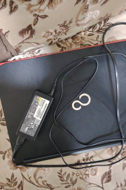 فوجيتسو • كور i5 • SSD 256
