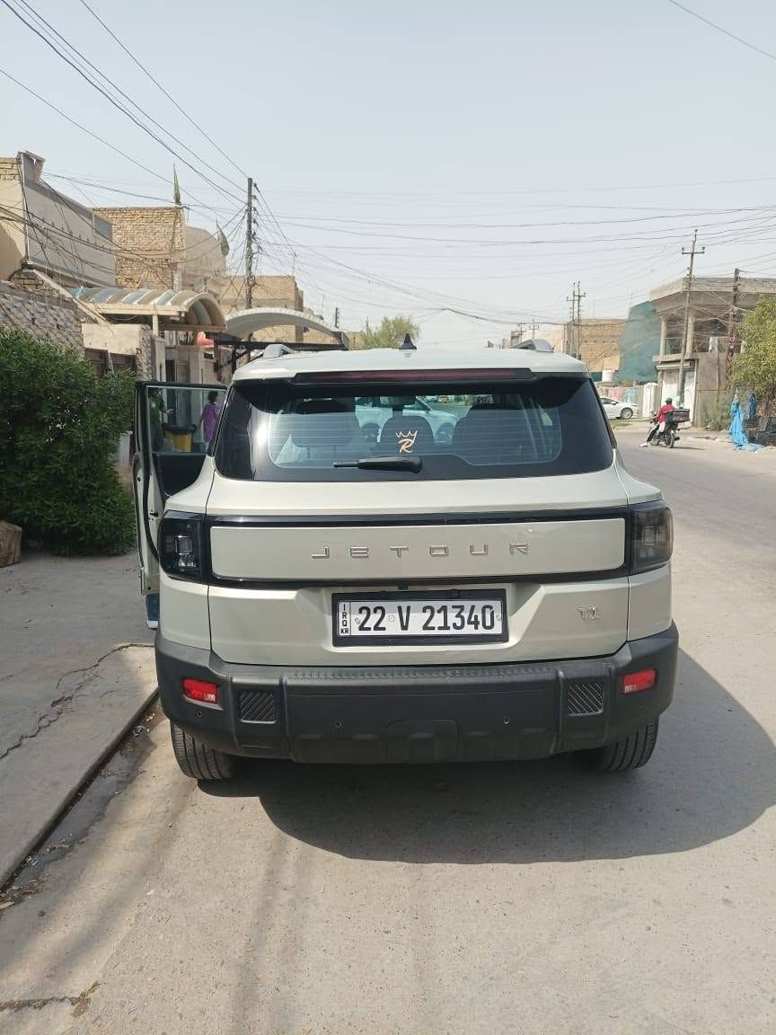 🔥 جيتور T1 | موديل2026 | Comfort 🔥
🚘 السيارة بحالة الوكالة تقريبًا، ماشية فقط 1800الف

📍 رقم أربيل

📝 السيارة باسمي

✨ إضافات وتجهيزات مميزة:

🛡️ PPF مغلف بالكامل — مع ضمان 10 سنوات

🌡️ جام السيارة مغلف بعازل حراري 30%

🛡️ مضاف شباك حماية للراديتر

━━━━━━━━━━━━━━

سيارة تجمع القوة، الفخامة والحضور… واللي يعرف الـT1 يعرف قيمتها 🤍

🚘 Jetour T1 Comfort -2026

✨ لون خارجي أنيق ﴿ذهبي﴾

🖤 داخلية فخمة ومريحة﴿زرقاء﴾

💥 المحرك والأداء:

• محرك 2.0 Turbo – 4 سلندر

• قوة 254 حصان

• عزم 390 نيوتن متر

• گير أوتوماتيك 8 سرعات

• دفع أمامي FWD

• 3 أنظمة قيادة حسب اختيار السائق

• جنوط 19 إنش

• تايرات 235/60 R19

• خزان وقود 70 لتر

• سعة صندوق الأمتعة 574 لتر

🛡️ أنظمة الأمان والمساعدة:

• ABS 🛑 يمنع انغلاق الإطارات عند الفرملة القوية ويساعد على السيطرة.

• EBD ⚙️ يوزّع قوة الفرملة بين الإطارات بشكل متوازن.

• ESC 🛞 يساعد على ثبات السيارة وتقليل الانحراف.

• TCS 🚘 يقلل من انزلاق الإطارات عند التسارع.

• TPMS 🔧 ينبهك عند انخفاض ضغط الإطارات.

• وسائد هوائية 🛡️ لحماية الركاب عند التصادم.

• رادارات خلفية 📡 تساعدك على اكتشاف العوائق أثناء الرجوع والركن.

• كاميرا 540° 📷 تمنحك رؤية محيطية واسعة لتسهيل الركن والمناورة.

• EPB 🔒 فرامل إلكترونية لسهولة الاستخدام.

• Auto Hold ✋ تثبّت السيارة عند التوقف، خصوصًا بالإشارات والزحام.

✨ التجهيزات الداخلية:

• شاشة عدادات رقمية

• شاشة وسطية كبيرة

• تشغيل بدون مفتاح

• دخول بدون مفتاح

• مقاعد كهربائية

• مقود متعدد الوظائف

• تكييف

• USB

• نظام صوت وترفيه

• إضاءة داخلية أنيقة

• تصميم داخلي عصري وعملي

🤍 موديل 2026 | فئة Comfort

🚘 2.0 Turbo | 254 HP | 8AT | FWD

سيارة شكلها يلفت من أول نظرة، وداخلها يعطيك إحساس الفخامة والراحة، مع أنظمة أمان ومساعدة تمنحك ثقة أكبر أثناء القيادة.

🔥 جيتور T1… حضور قوي بكل تفاصيلها.

💰 السعر: [35,000,000 مليون]

📍 الموقع: [بغداد،، منطقة الحسينيه خلف مطعم الامير]

📞 للتواصل: [***********]

للمهتمين والجادين فقط — المعاينة خير دليل ❤️

