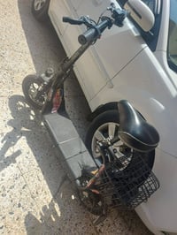 سكوتر شحن • ٣ نمرات • نضيف