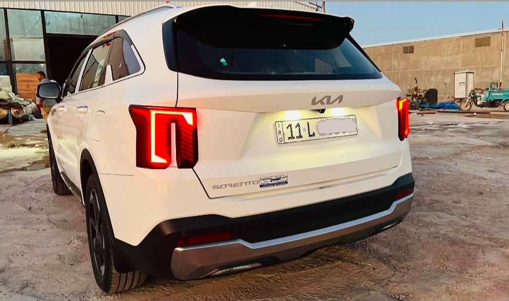 السلام عليكم 
سورنتو 2024 خليجي 
مكفولة من الصبغ والتبديل 

محرك 6V // 3500
ماشية 35400 km
رقم بغداد الجديد 
سيارة فول مواصفات عدا الفتحة 
بصمه عدد 2
( تشغيل عن بعد )
ويل حجم 19 
حساسات امامي خلفي 
كروز مثبت سرعه
نفكيشن ونظام الخرائط 
ترحيب ذكي 
اناره محيطه
Led امامي خلفي 
صندوق كهربائي
شاشه حجم كبير كار بلي متصل 
كير ماوس 
اناره داخلية كل الالوان 
شفتات ستيرن
منافذ USB
هندبريك كهربائي 
مقاعد الامامية كهربائي
تبريد ثلاث قطع 
سبعه راكب 
تحكمات ستيرن 
شاحن وايرلس 
4 اوضاع قياده 
نظام نزول منحدرات 
اوتو هولد
بردات خلفيه بلادي 
درايف مود 
وباقي المواصفات معروفه 
السياره خير من الله نظيفه وجديده 
 

للتواصل والاستفسار ***********
مكاني بابل - الحله
السعر بالخاص .
