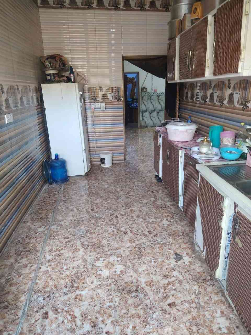 بيت للبيع مساحه ١٢٥ بي غرفه صاله مطبخ استقبال كراج سياره صحيات خارجيه. لبيت نضيف وسعر مناسب  كلش الموقع سايدين شافعيه  الاستفسار ***********
