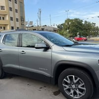 GMC اكاديا  slT موديل 2023 ماشيه 85 الف كيلو.  7راكب كشنات منفصله  الس...
