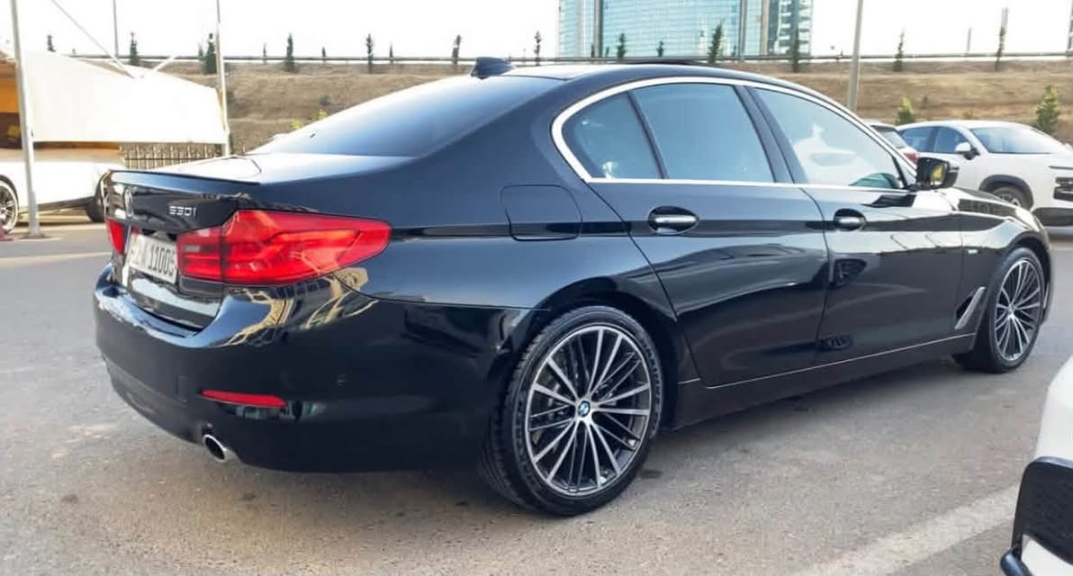 بيع فقط

السلام عليكم BMW حجم 530 لكجري  وكالة خليجي مديل 2017 فول مواصفات 
 فتحت سقف 
اناره داخليه 12 لون 
رادار وحساسات خلفيه واماميه
 مري شفط 
اطفاء اوتو بالازدحام 
هاند بريك بصمه 
قيادة 3 انظمه
شفتات تربترونك 
ماوس تحكمات  
بردات 
شاشه لمس وتقلب وترفع الصوت بالاشاره 
تحكمات استيرن فول 
انارة ترحيب 
كراسي جلد وكهرباء 
لايت عدسات ولد نهاري 
نظام تشغيل البصمه 
هواي مواصفات 
بيها وماكو لا كلوب ولاعطل ولامسج     

السياره صارت بيها طخه رجع عليها ابو بيكم وهيه واكفه وضربها خشم البنيد فقط انصبغ على كد الطخه مبين الصبغ  بدون داخل وصورة الضربه عندي وبيها سونارات 2  
وبيها بارد بالهلال مال جاملق الخلفي ممبين 

مبيها كل نقص  السياره ميحتاج لها غير صبغ الدعاميه الاماميه فقط لن مشخطه 

رقم اربيل السياره شرط تراي ل اربيل 

مكانها بغداد السيديه 

سعرها (((((((((((((((((((((.   225       )))))))))))

للاستفسار متواجد عام ووتساب *********** ابو يوسف
