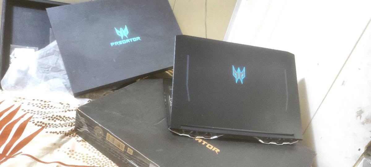 Acer Predator Helios 300

كرت شاشة rtx 2060
المعالج  i7 جيل 10 فئة H
هارد 1 تيرا M.2
رام 16
لابتوب نضيف ويا كارتونة وكامل ملحقاتة طك كارتون
السعر 800 الف توصيل مجاني
مكاني بغداد الجديدة 
للتواصل واتساب ***********
