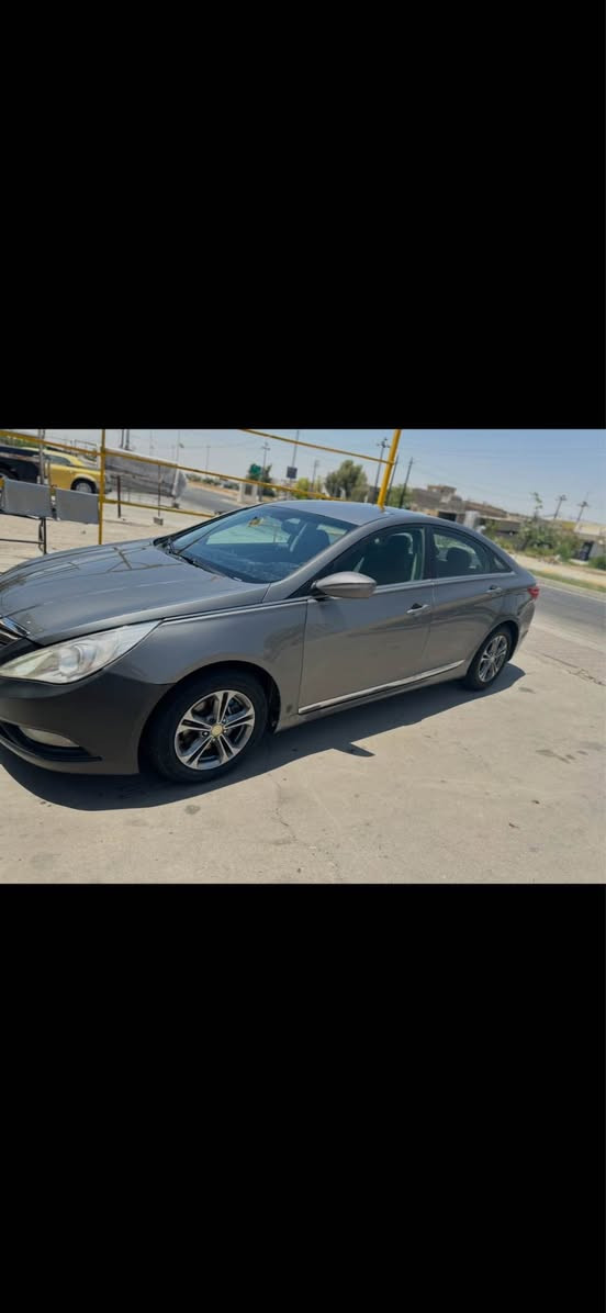 سلام عليكم 
سوناتا 2011 وارد امريكي 
مكينة 2400 GDI جديدة 
رقم بغداد دولي باسمي 
سنوية لـ 2030 مشروع وطني 
ضررها جاملغ سايق ونص باب 
و بيها مكانات صبغ  
سونار موجود  
سعر 88 وبيها مجال بسيط 
 *********** بغداد, العراق
