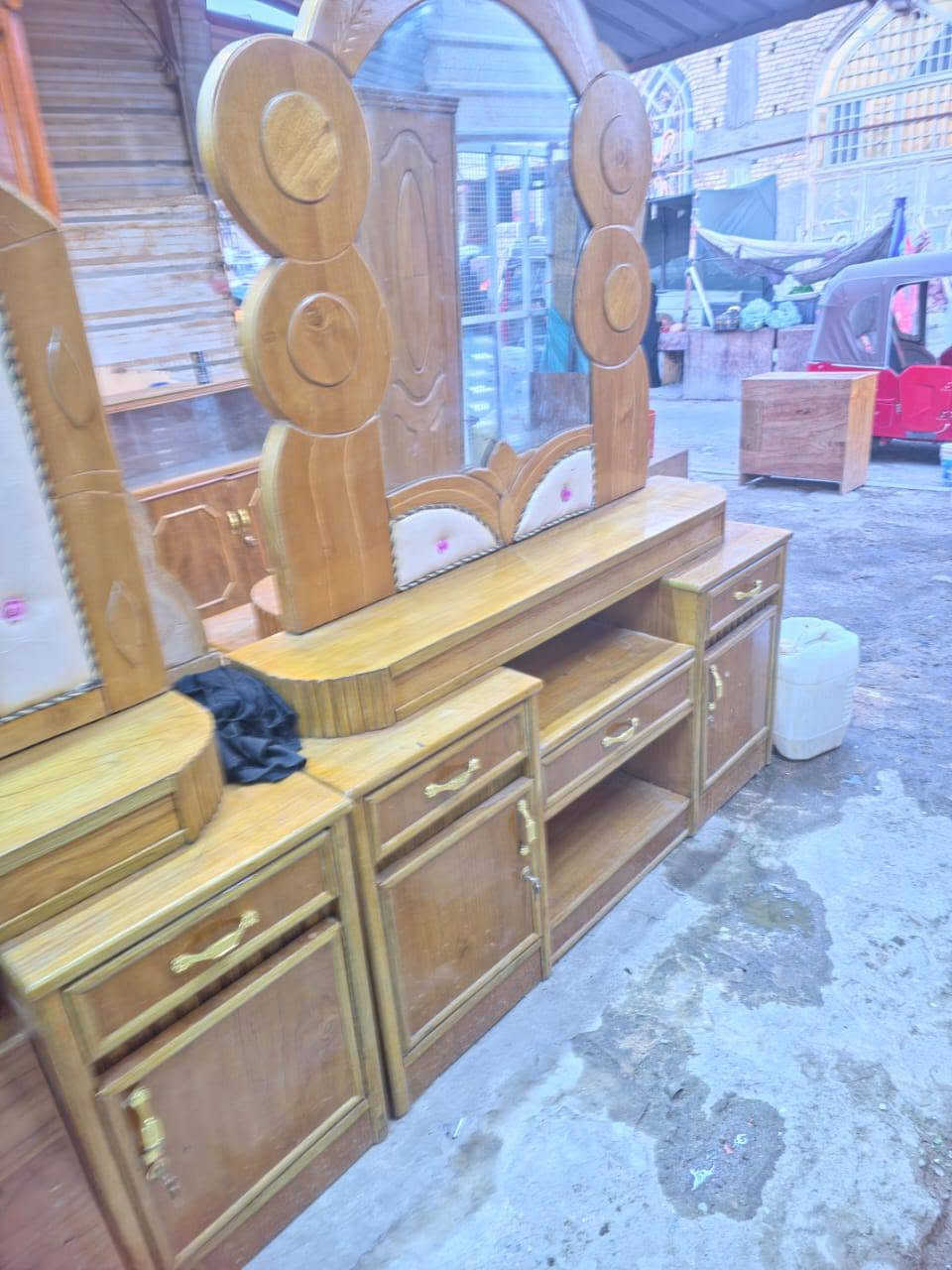 معرض ابو حسين للبيع وشراء والتبديل الاثاث المنزلي المستعمل والجديد وبآفضل الاسعار 
غرفه تزكام فول نظافه طابقين
المكان ميسان حي الحسن العسكري
للاستفسار الاتصال على الرقم ***********
