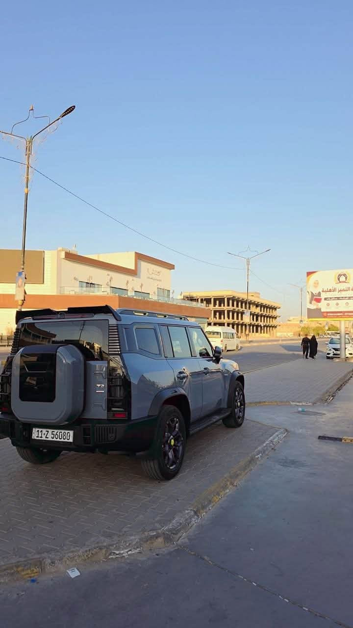 جيتورjetour T2 2025 luxury كفالة عامة 
ماشية 31 الف …السعر 238 ورقة مع مجال بسيط
للاستفسار الاتصال ***********

المحرك: محرك 2.0 لتر تيربو 4 سلندر حقن مباشر
نظام الدفع : دفع رباعي AWD متطور من BorgWarner
• كاميرات محيطية 540 درجة
• رادار تفاعلي
• نظام التحذير من التصادم الأمامي و الخلفي
• نظام تحذير مغادرة المسرب
• نظام المساعدة للبقاء في المسرب
• نظام القيادة شبه الذاتية
• نظام مراقبة النقطة العمياء 
• نظام الكبح التلقائي في حالة الطوارئ
• حساسات اصطفاف أمامية وخلفية
• نظام الفرامل اليديوية الأوتوماتيكي (Autohold)
• ماسحات الزجاج الامامي مع حساس تلقائي للمطر
• 6 وسائد هوائية امامية وجانبية عدد
• نظام المكابح المانعة للانغلاق ABS
• نظام التحكم بالثبات ESC
• نظام التحكم بنزول المنحدرات
• نظام مساعد لصعود المرتفعات
المواصفات الداخلية والخارجية:
• شاشة عرض ترفيهية قياس 15.6 إنش 
• شاشة عرض معلومات القيادة قياس 10.25 إنش 
• نظام ابل كاربلاي واندرويد اوتو 
• نظام صوتي فاخر 12 سماعة نوع SONY
• نظام أوامر وتحكم صوتي
• فتحة سقف بانوراما 
• مقصورة الركاب من الجلد الفاخر
• مقعد السائق والراكب تبريد
• مقعد السائق والراكب كهربائي
• مقعد السائق والراكب مزود بذاكرة لحفظ 3 وضعيات الجلوس 
• إنارة محيطية مع إضاءة ترحيبية 
• نظام تقليل الضجيج داخل المقصورة النشط
• شاحن هاتف لاسلكي سريع
• الأضواء الأمامية والخلفية أوتوماتيكية ليد (LED)
• نظام التحكم الذكي بالإنارة العالية
• مرايا خارجية قابلة للطي كهربائياً
• ويل الالمنيوم قياس 20 إنش 
• نظام الدخول الذكي (بصمة)
• قفل/فتح النوافذ والبانوراما بالبصمة
• مسند الذراع الوسطي مع ثلاجة
• باب الصندوق شفط وبصمة
• وضعيات قيادة متعددة للطرق الوعرة
• دوسات جانبية
