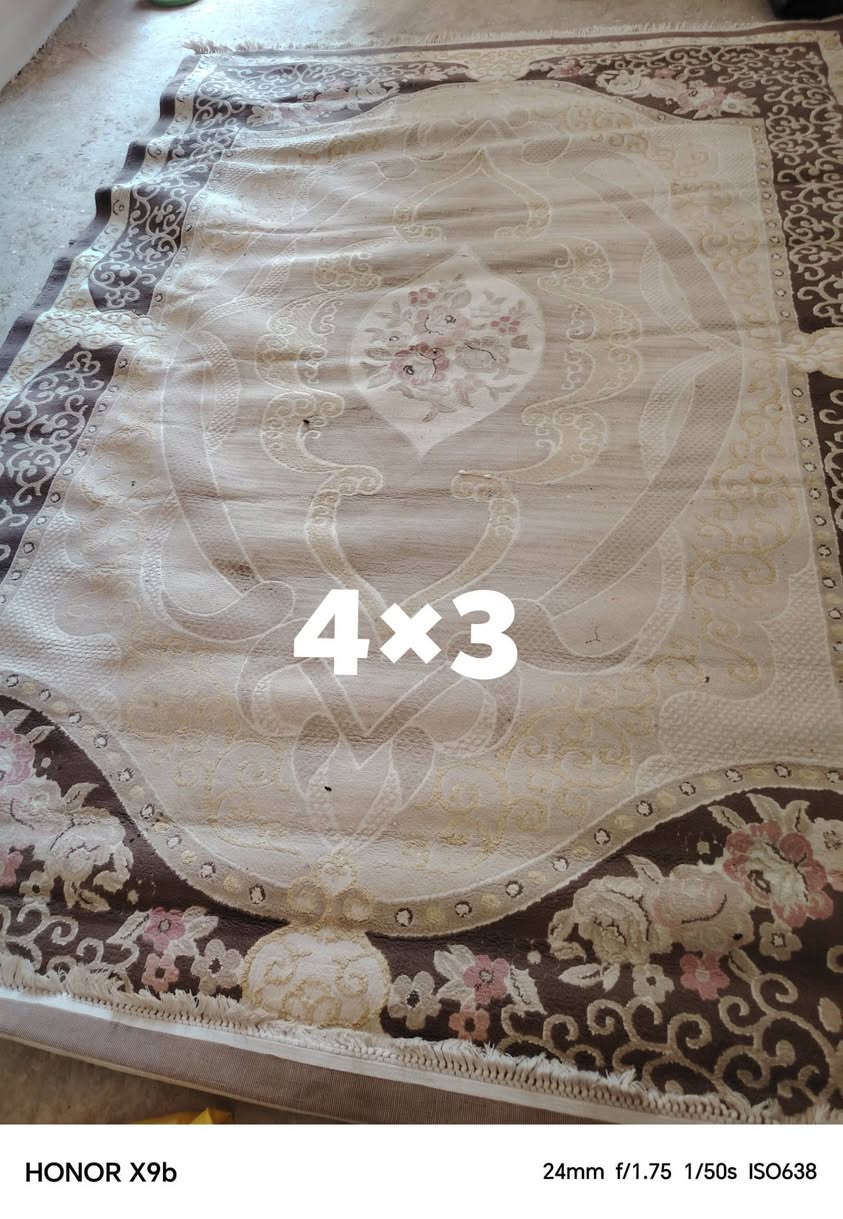 زوالي نضيفات كلش مستخدمات موسم واحد سعر لوحده 50العنوان كنعان

نص مكتوب في الصور:
- 4×3
- HONOR X9b
- 24mm f/1.75 1/50s ISO638
- 4x5