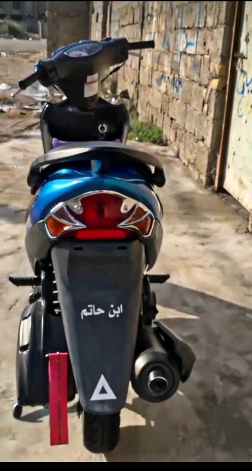 ادرس ياباني قديم للبيع الدراجه نقص مابيها شلعه ومعدل صوت المكينه ناعمه سلف هندر بك لايت ولايت اشاير هورن عالي ناصيف حساس هندر حساس صالنصه حساس القفل قفل ستيرن فقط للبيع مستعجل السعر ٦٥٠ وبيها مجال الطيبين مكاني كوت الزهراء
تگدر تذكر الموديل/نوع الأدرس بالضبط وسنة الصنع شكد؟: 
٢٠٠٥
الماكينة شكد ممشى بالضبط، وهل بيها أي صدمة أو لحام أو تبديل بقطع غير أصلية؟: 
مكفوله
السعر 650 نهائي لو بيها مجال، وشنو أقل سعر تريده؟: 
بيها مجال 
بيها أي نقص غير الشلعه اللي ذكرتها، مثل البطارية أو اللمبات أو الكفرات أو الفرامل، لو كلها تمام؟: 
مكفوله