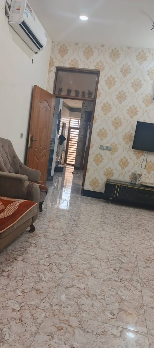 بيت في البوعيثه مجمع السلطان شارع الاروائي
مساحه : 158
المحتويات
طابقين 
4 غرف نوم
2 صحيات 
1 مطبخ 
صاله
استقبال
الاتصال ***********
