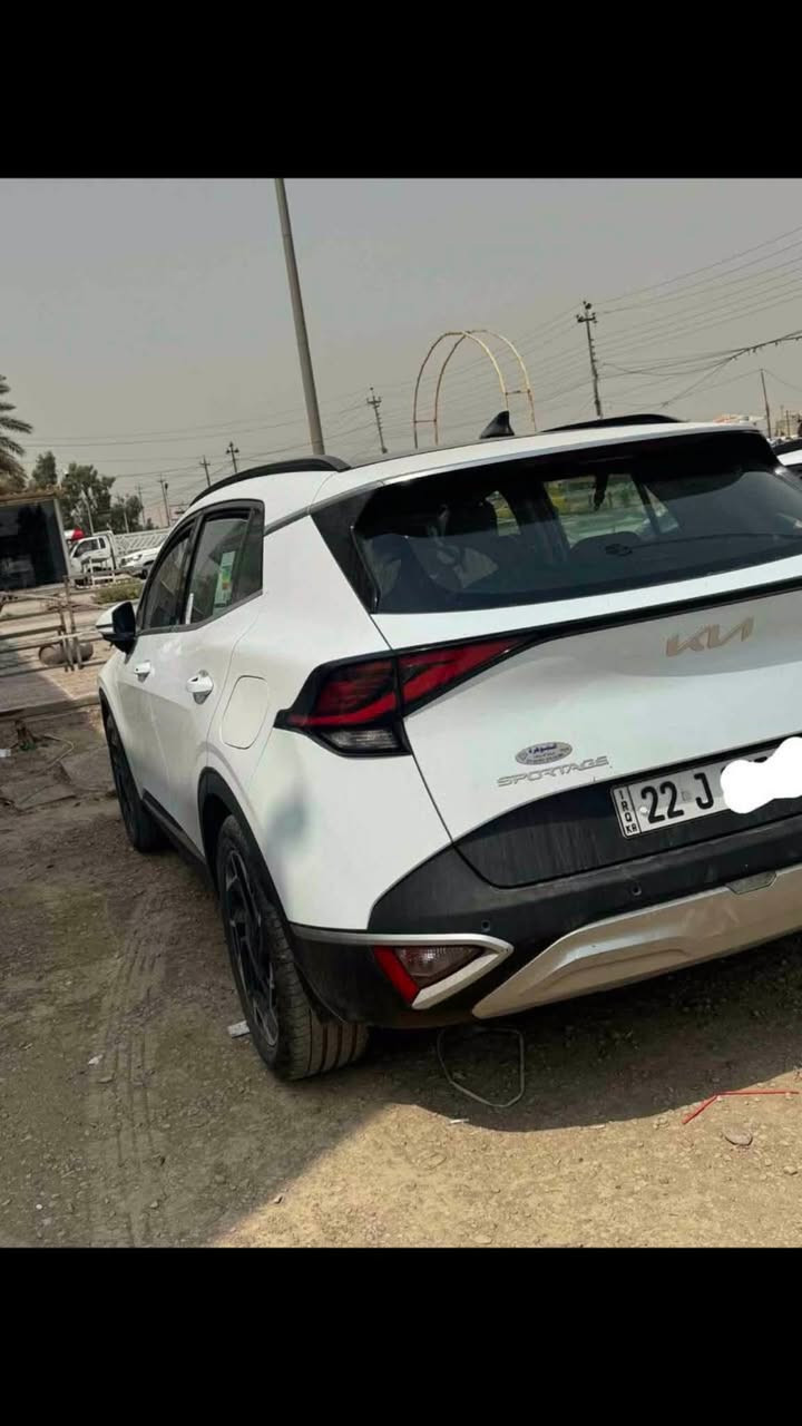 السلام عليكم
سبورتج 2024 فول مواصفات بانوراما
ضمان خمس سنوات
ماشيه 52 الف
بيها فقط الجاملغ عكس السايق صبغ ع كد اربع اصابع 
سعر 222 وبيها مجال
مكانها بغداد 
للاستفسار : ***********
