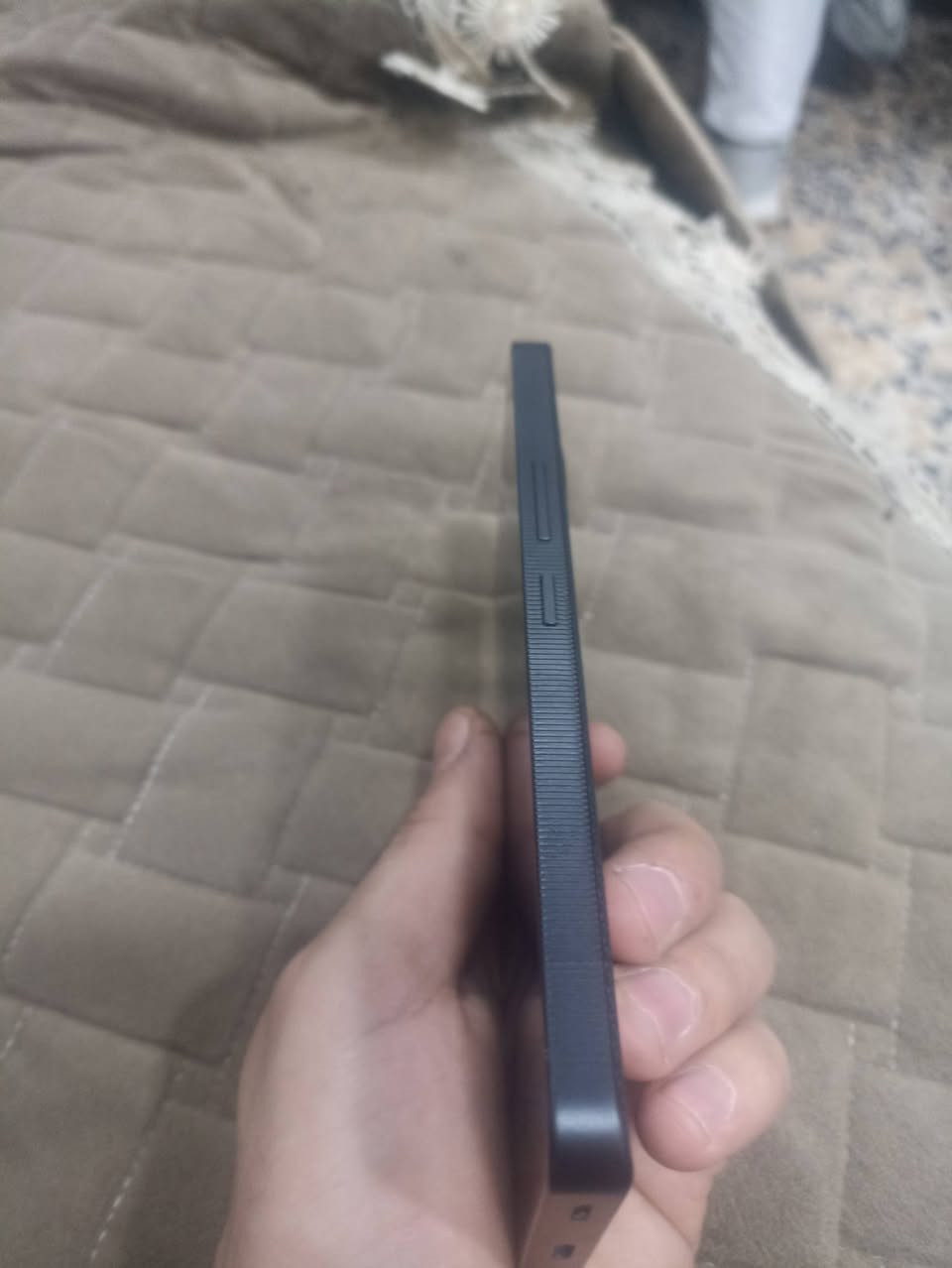 🔥 للبيع: الوحش الالماني 🇩🇪 LEITZ PHONE 3 من شركه Leica العالمية 🔥
إذا تدور عن قمة الفخامة والتصوير الاحترافي مع أداء ألعاب مرعب، هذا الجهاز إلك!
✨ المواصفات والمميزات:
 * كاميرا أسطورية: بمستشعر 1 إنش عملاق بتطوير شركة Leica الألمانية للصور والعدسات، ينطيك ألوان وتفاصيل خيالية.
 * أداء مرعب بالألعاب: يشغل لعبة Delta Force على 120 FPS (فريم) بكل سلاسة وبدون أي تقطيع!
 * الذاكرة: 512 جيجابايت (مساحة ضخمة لكل ملفاتك وألعابك).
 * النظافة: 95% أو أفضل (جهاز نظيف جداً وقريب للجديد).
💰 السعر: 400 ألف دينار.
📞 للتواصل والاستفسار:
***********
(التواجد والأسبقية للمشتري الجاد)
