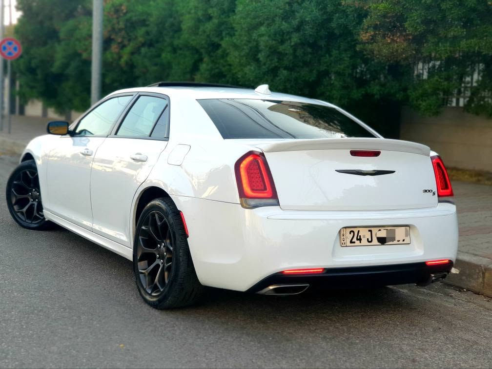 كرايسلر 300 S • ٢٠١٨ • بدون صبغ