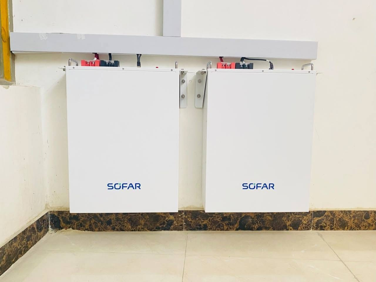 ☀️ منظومة طاقة شمسية SOFAR – جودة واعتمادية ⚡
تم تجهيز وتنصيب منظومة متكاملة تتكون من:
🔹 إنفرتر SOFAR بقدرة 6 كيلوواط – IP65
✅ ضمان 5 سنوات
✅ كفاءة عالية وأداء مستقر
✅ مناسب للاستخدام المنزلي والتجاري
🔋 بطاريتين SOFAR سعة 5 كيلوواط ساعة لكل بطارية
⚡ السعة الإجمالية 10 كيلوواط ساعة
✅ ضمان 10 سنوات
✅ أداء قوي وعمر تشغيلي طويل
🛠️ متوفر لدينا البيع والتنصيب والبرمجة والتشغيل
مع الاهتمام بجودة العمل واختيار المعدات الأصلية والمناسبة حسب حاجة الزبون.
📞 للاستفسار والحجز: ***********
انستا : lybs7458@
