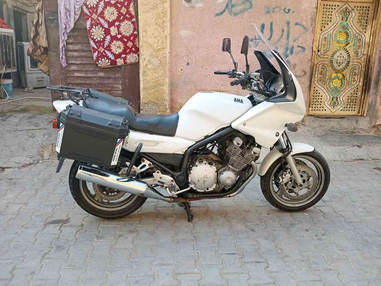 السلام عليكم للبيع يوماها 900 بلا رقم السعر 14 وبها مجال مكاني م الصدر هاتف ***********
