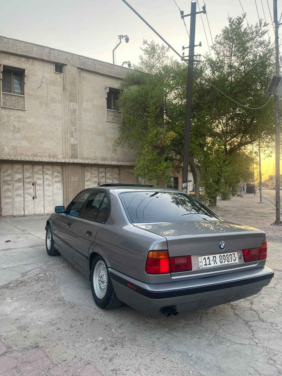سلام عليكم ورحمة الله وبركاته 
حبايبي الغوالي بي ام 525 مسكر 
اصل وفصل فاينوس موديل 92
اول صبغه اله بدون دكت جاكوج 
بجم عريض تبريد قطعتين ثلج 
مروحه كهرباء انسه حماوة وتبريد 
ثلج تخم جديد ويل كب خليه اصلي 
مري منفصل سلايت طكتين اربع جام 
كهرباء داخل مخمل رقم بغداد الدولي 
تحويل مباشر مكينه كير صدر جديد 
بيع او مراوس حسب القناعه 
مكان السياره بغداد الكراده 
سعر 83 ورقه وبيه مجال للطيبين 
الاستفسار اكثر هاذا رقمي 
***********
