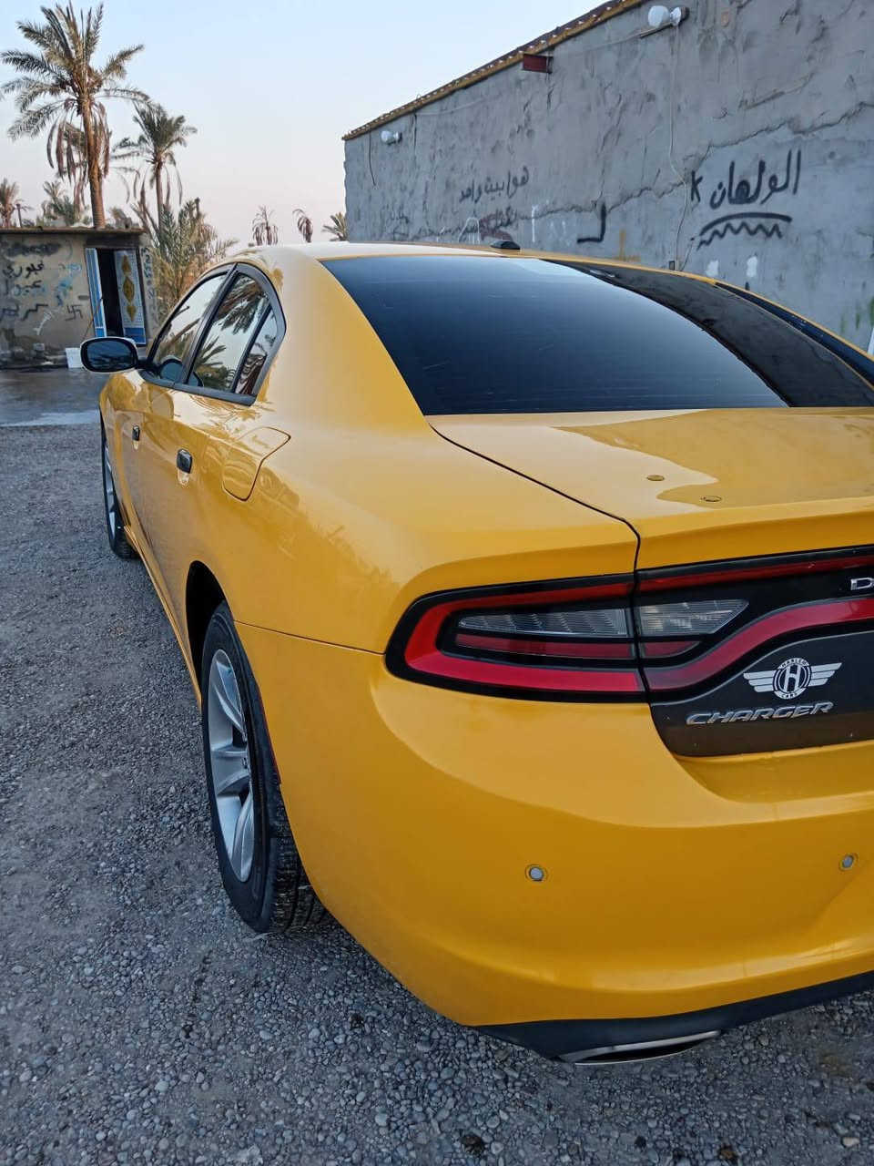 السلام عليكم جارجر وارد امريكي موديل 19 اصل رقم بغداد محرك 3600 بيها منضومه غاز تخم تاير منضومه تبريد جديده سياره جاهزه  صور الحادث بالمنشور وباب خلفي مبدل بالعراق السعر 200 وبيها مجال مكان السياره بصره قضاء المدينه ***********

