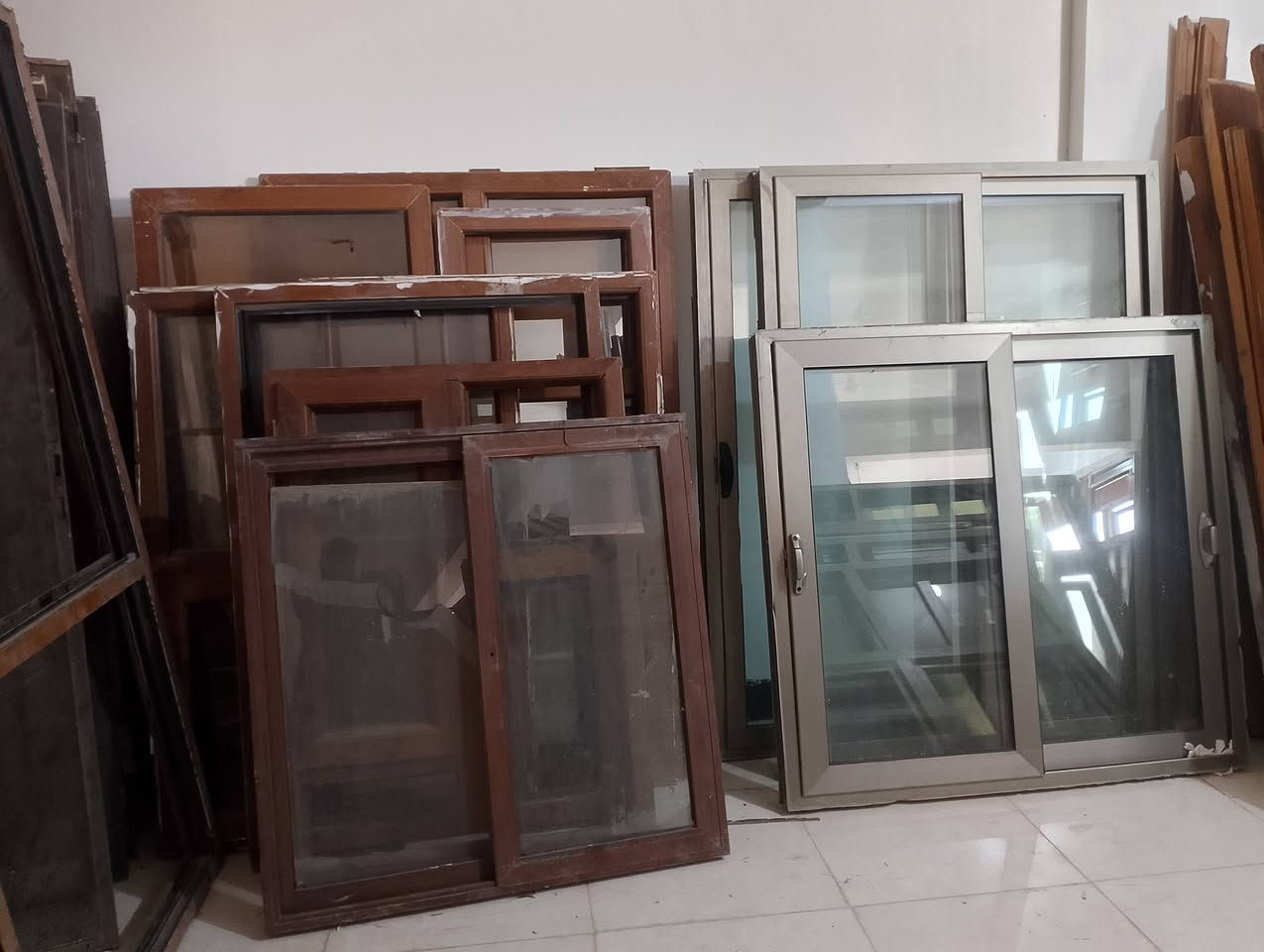 السلام عليكم تم وصول وجبة جديده من كافه انواع الابواب الخارجيه سياج درجه اولى وانواع الشبابيك البي بي سي البلاستيك والالمنيوم وابواب القاصه وانواع ابواب الخشب درجه اولى العنوان يثرب مقابيل جسر البومهيدي 
للاستفسار الاتصال على الرقم ***********
ملاحظة اسعار خاص او اتصال فقط
