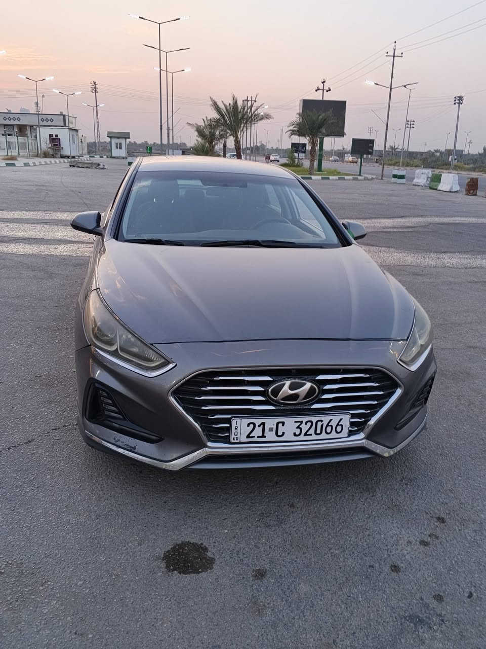 السلام عليكم سوناتا أمريكي بيه جاملغين اماميات فقط بدون داخل السياره جاهزه من كلشي ماشيه 100 اومكينه مامفتوحه مكان السياره بابل محاويل السعر 125 رقم الهاتف ***********
