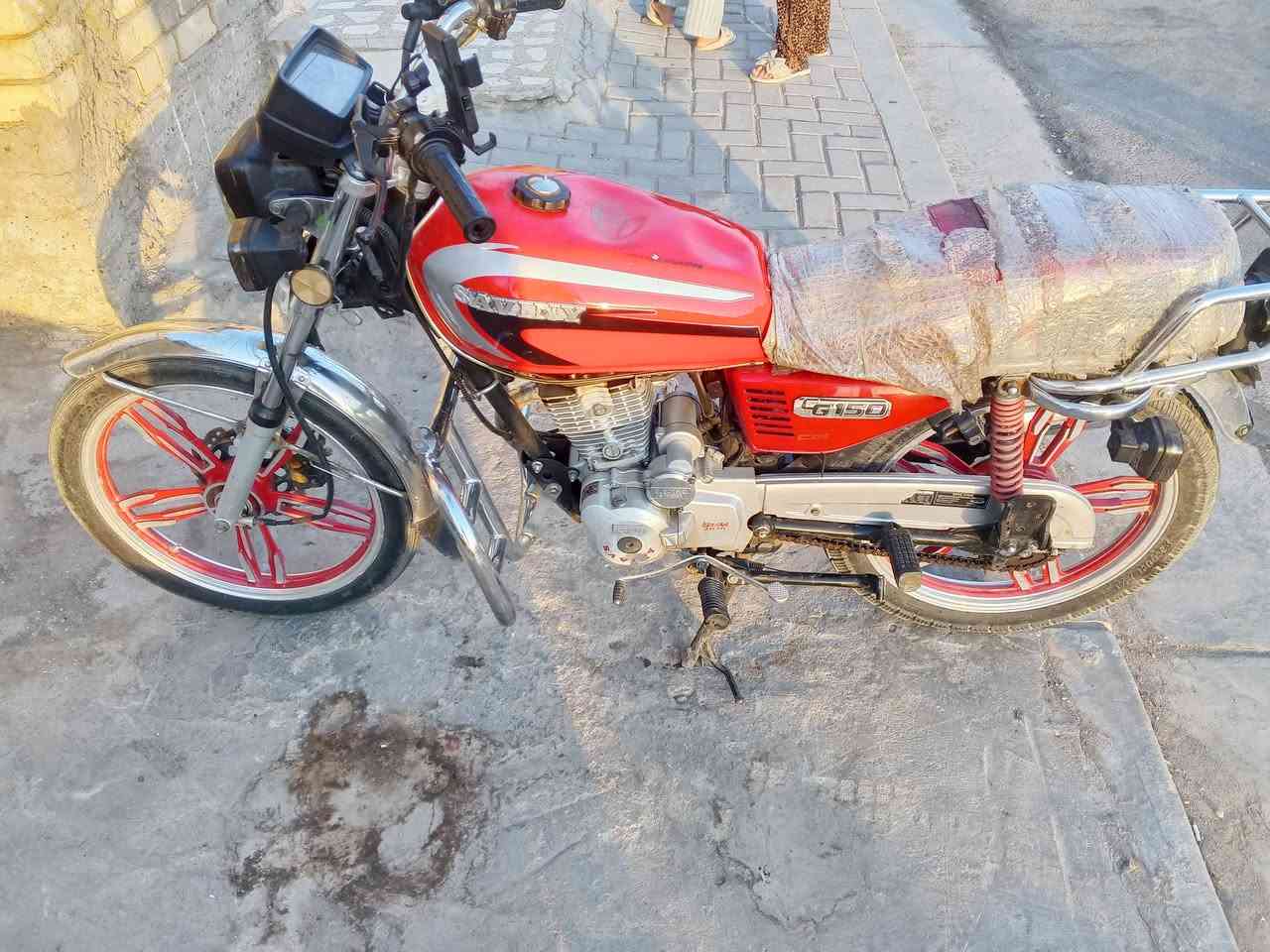 دراجه ايراني 5كير نضيفه يرادله بس جواكيج هنا ما بيهن شي بس صوتهن عالي مي كلفن 30 الف الباقي مابي اي نقوصات كلشي شغال سلف كهربائيات دبلات دشبول مابيها. اي نقص بس شواكيج شويه صوتهن عالي مكاني حي اءور سعره 425 بيه مجال رقمي‏‪***********‬‏
